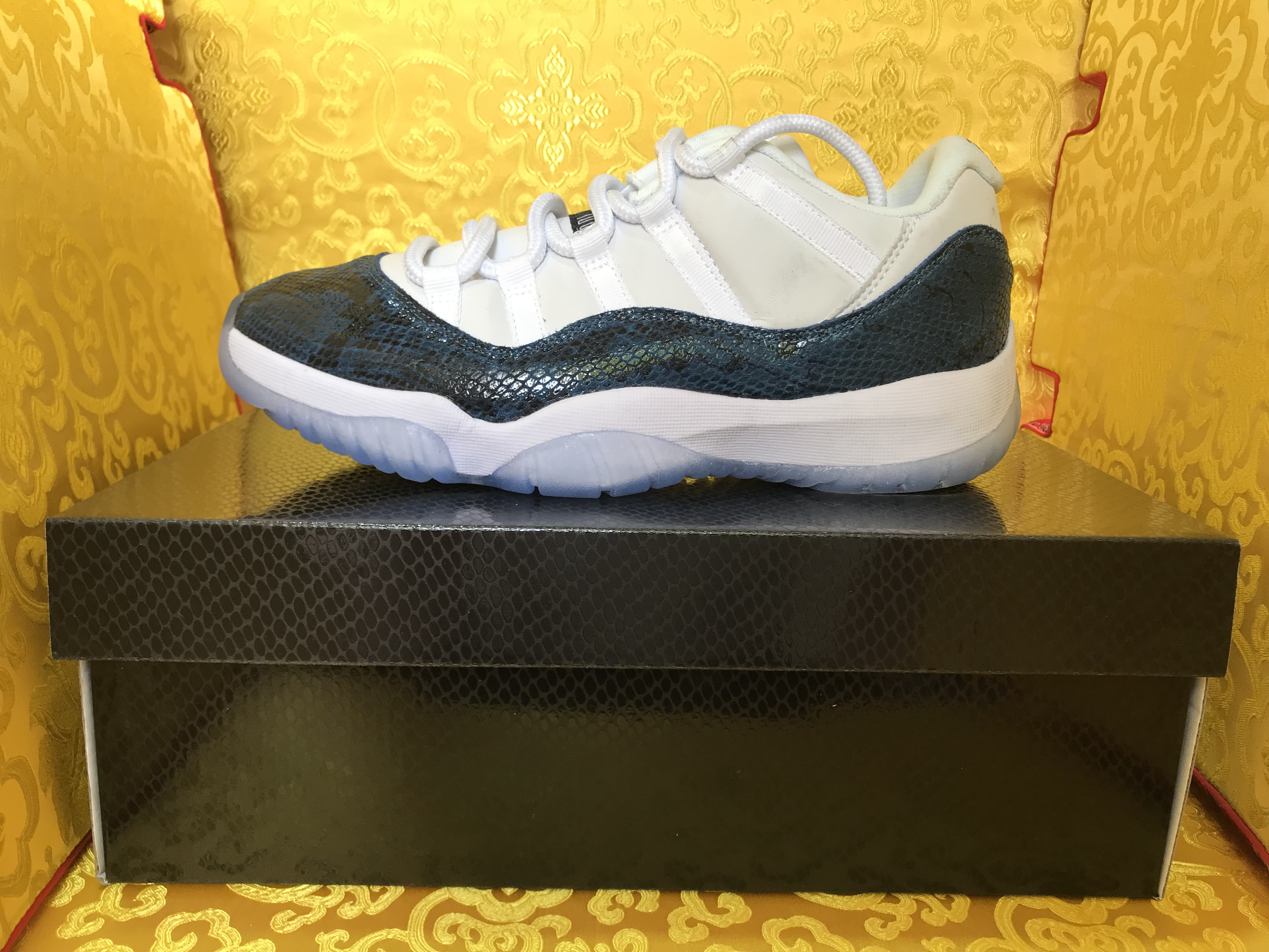 New Jordan 11 Low SnakeSkin White Black